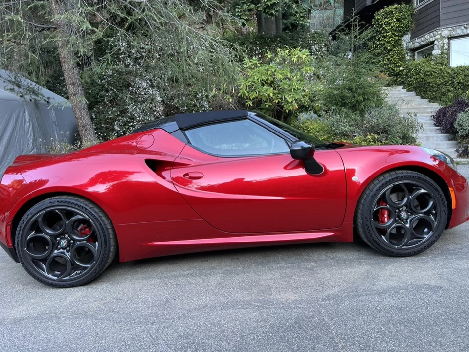 2018 Alfa Romeo 4C Spider - Image 8 of 31