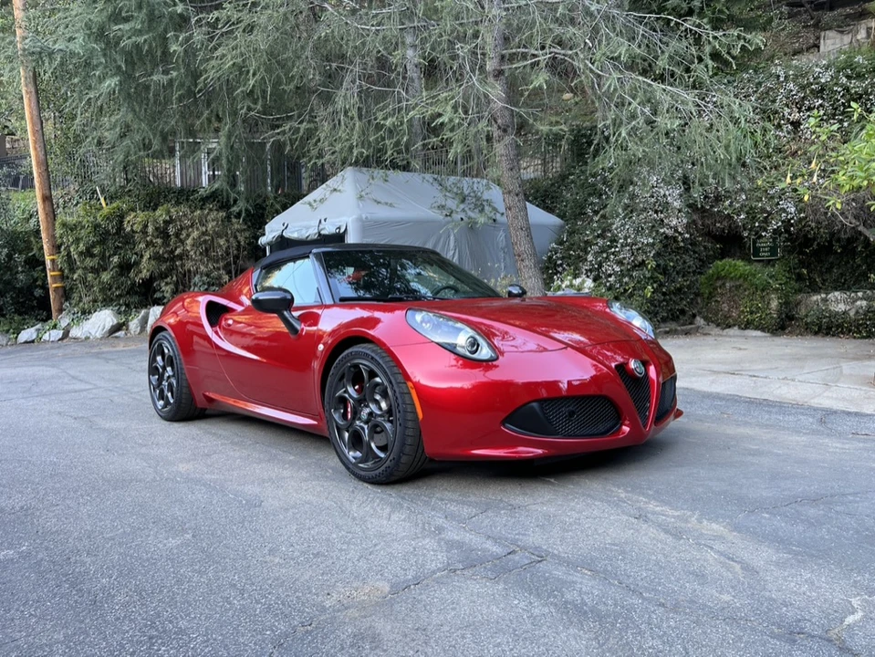 2018 Alfa Romeo 4C Spider - Image 7 of 31