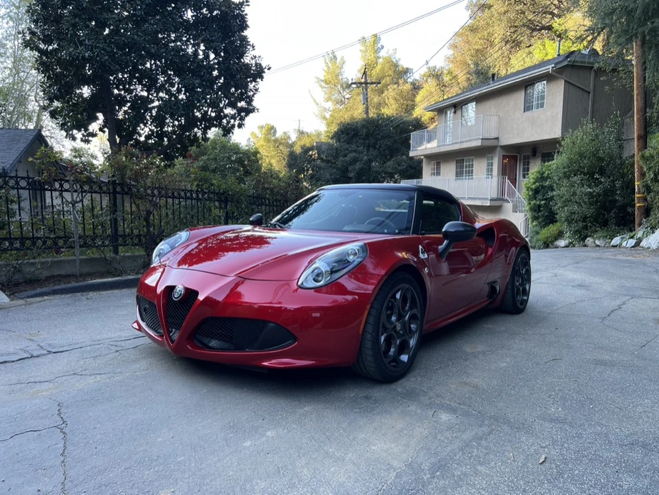 2018 Alfa Romeo 4C Spider - Image 2 of 31