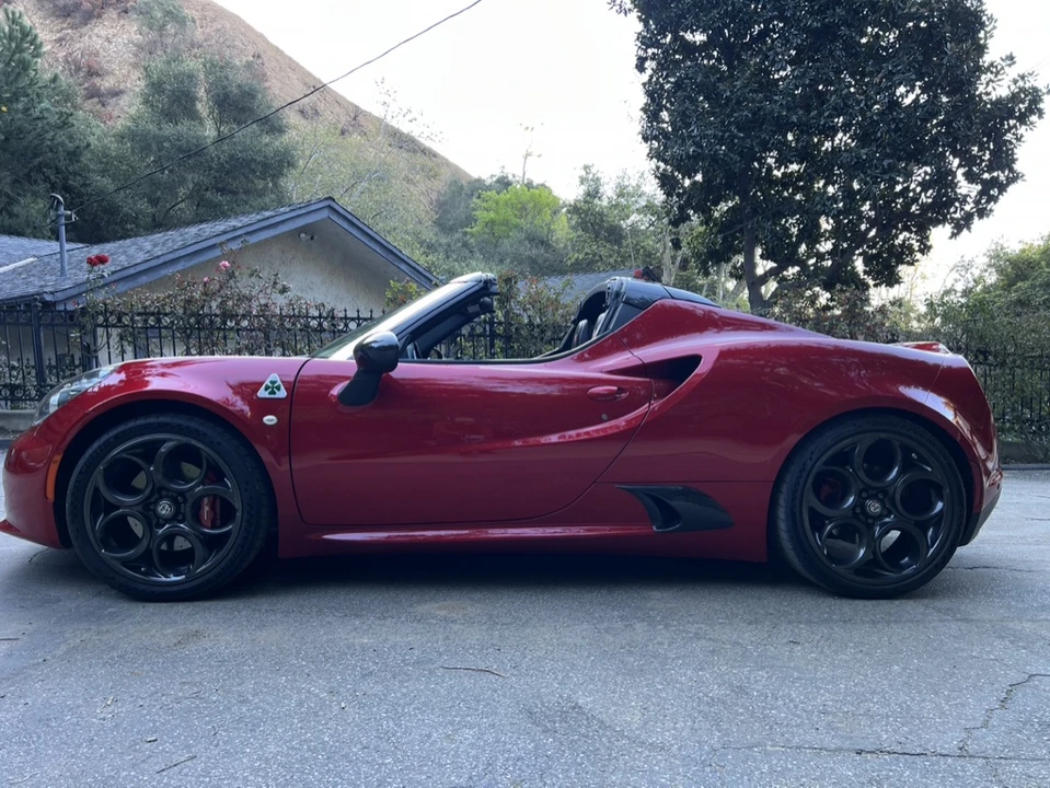 2018 Alfa Romeo 4C Spider - Image 16 of 31