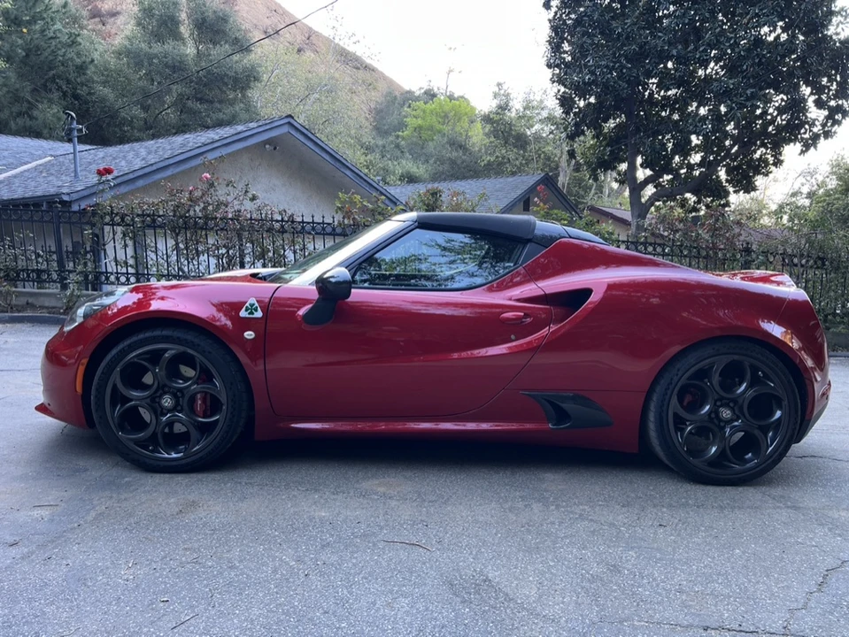 2018 Alfa Romeo 4C Spider - Image 17 of 31