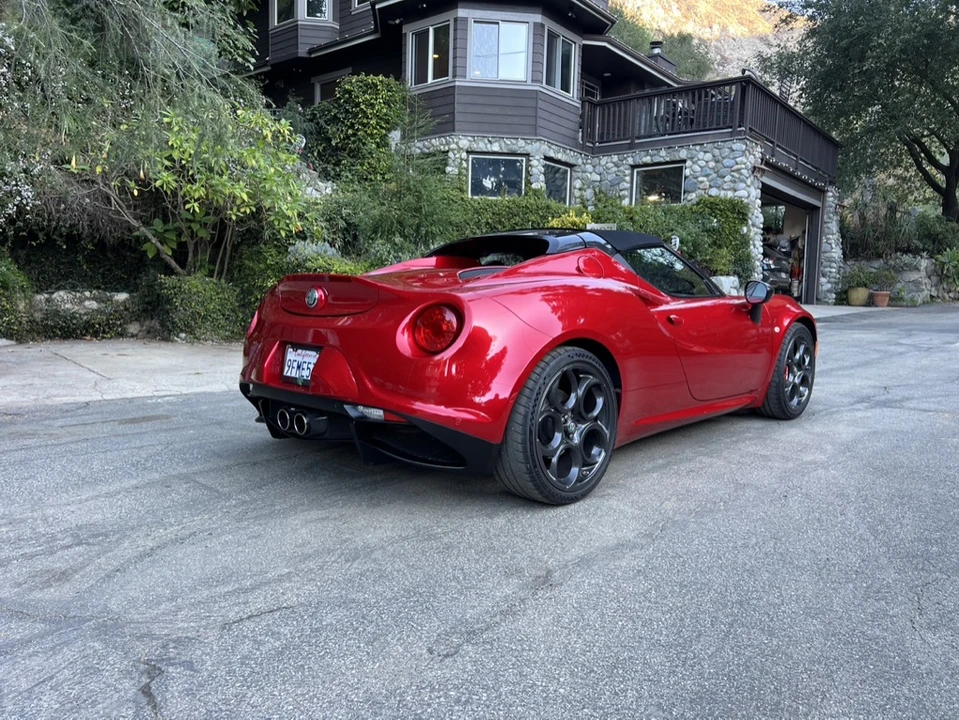 2018 Alfa Romeo 4C Spider - Image 10 of 31