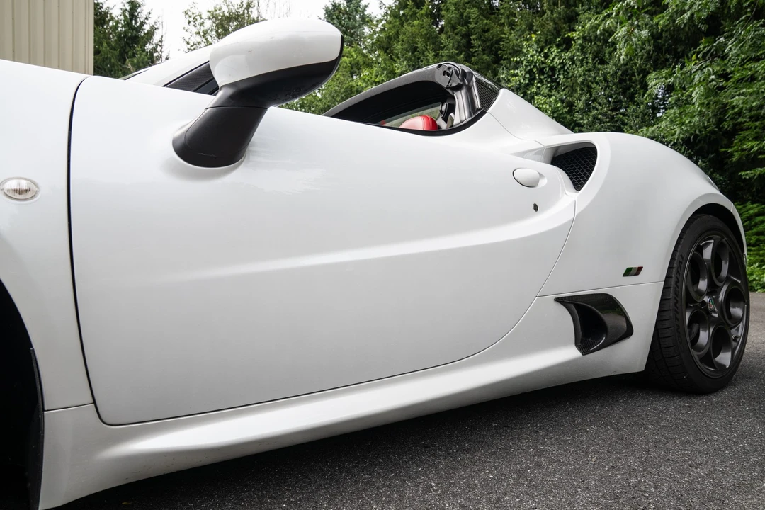 2018 Alfa Romeo 4C - Image 19 of 31