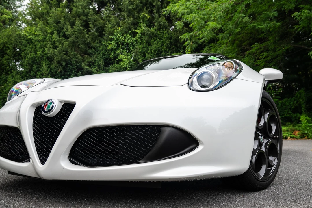2018 Alfa Romeo 4C - Image 5 of 31