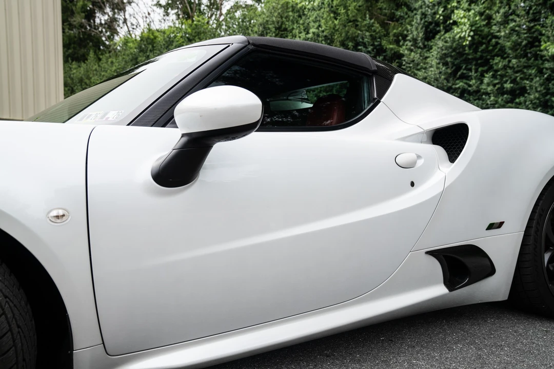 2018 Alfa Romeo 4C - Image 22 of 31