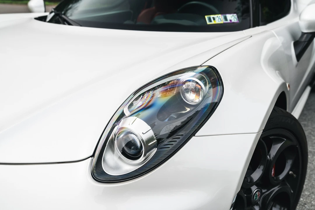 2018 Alfa Romeo 4C - Image 8 of 31