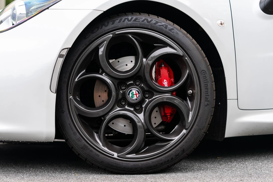 2018 Alfa Romeo 4C - Image 16 of 31