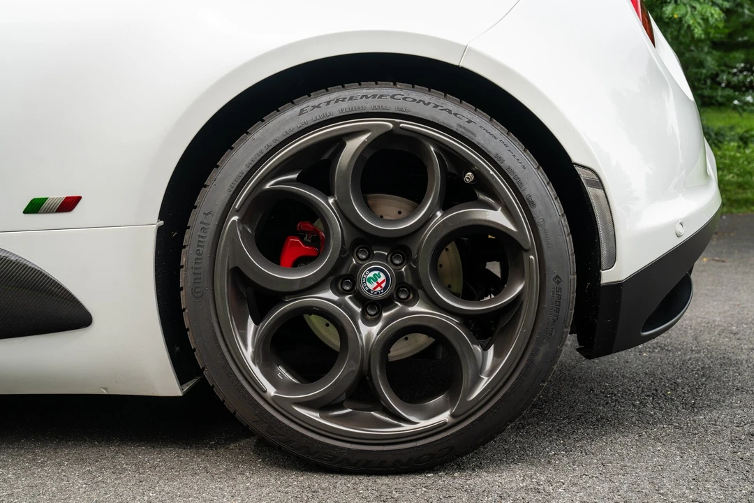 2018 Alfa Romeo 4C - Image 18 of 31
