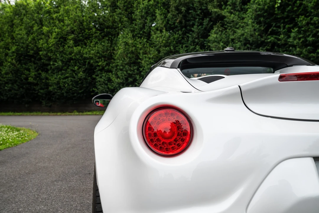 2018 Alfa Romeo 4C - Image 28 of 31