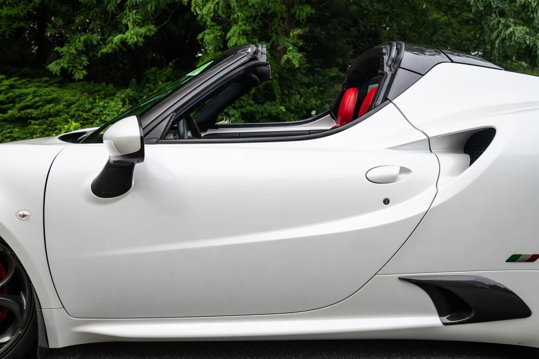 2018 Alfa Romeo 4C - Image 20 of 31