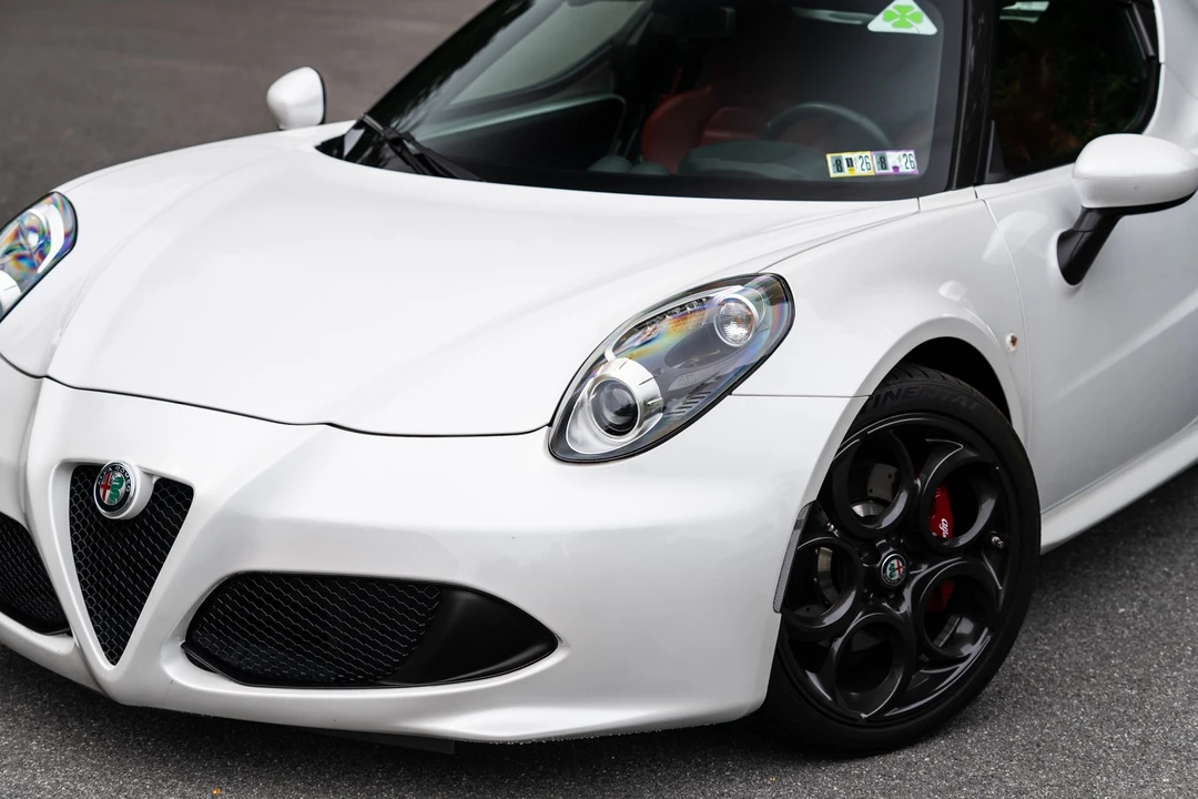 2018 Alfa Romeo 4C - Image 4 of 31