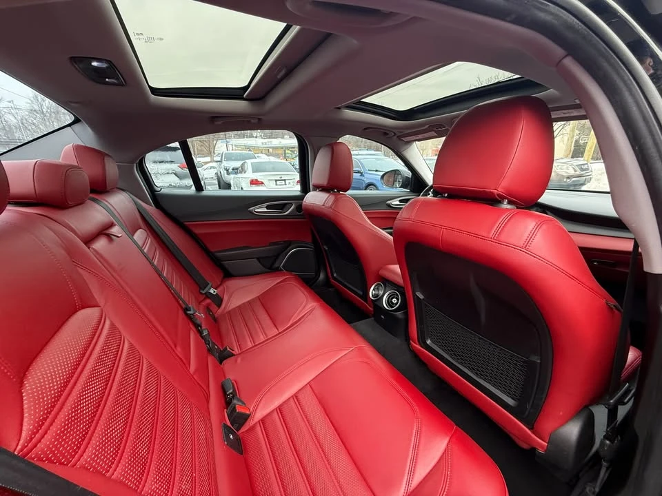 2018 Alfa Romeo Giulia - Image 8 of 20
