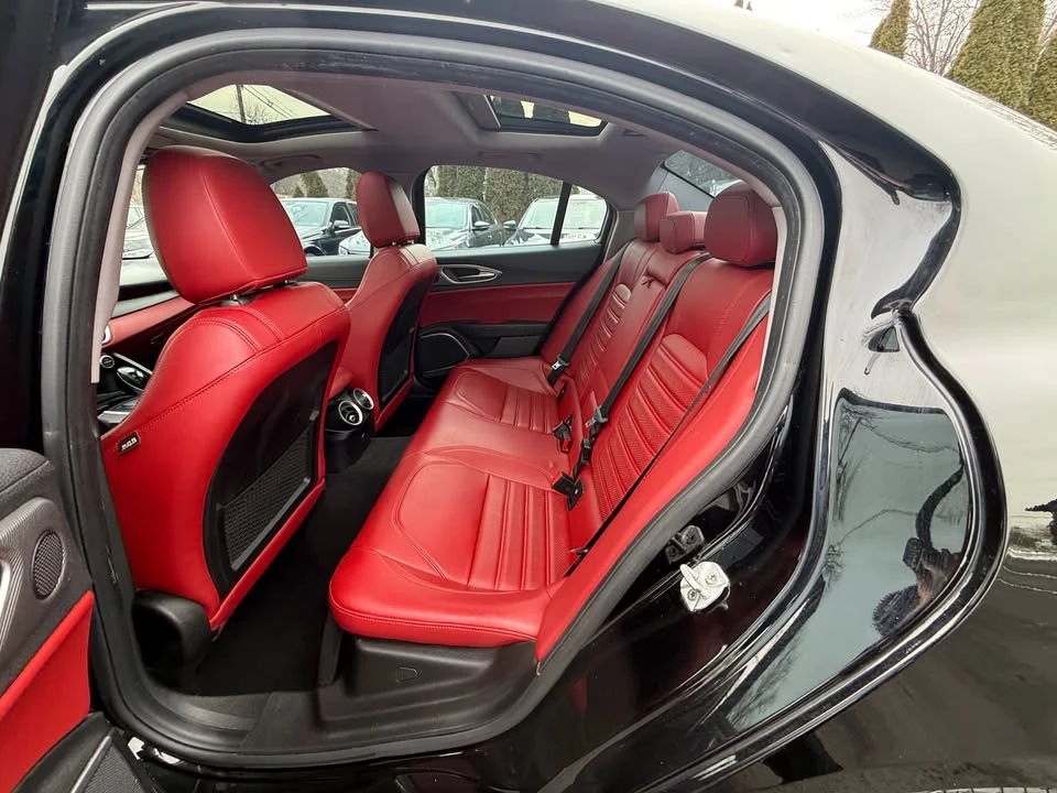 2018 Alfa Romeo Giulia - Image 12 of 20