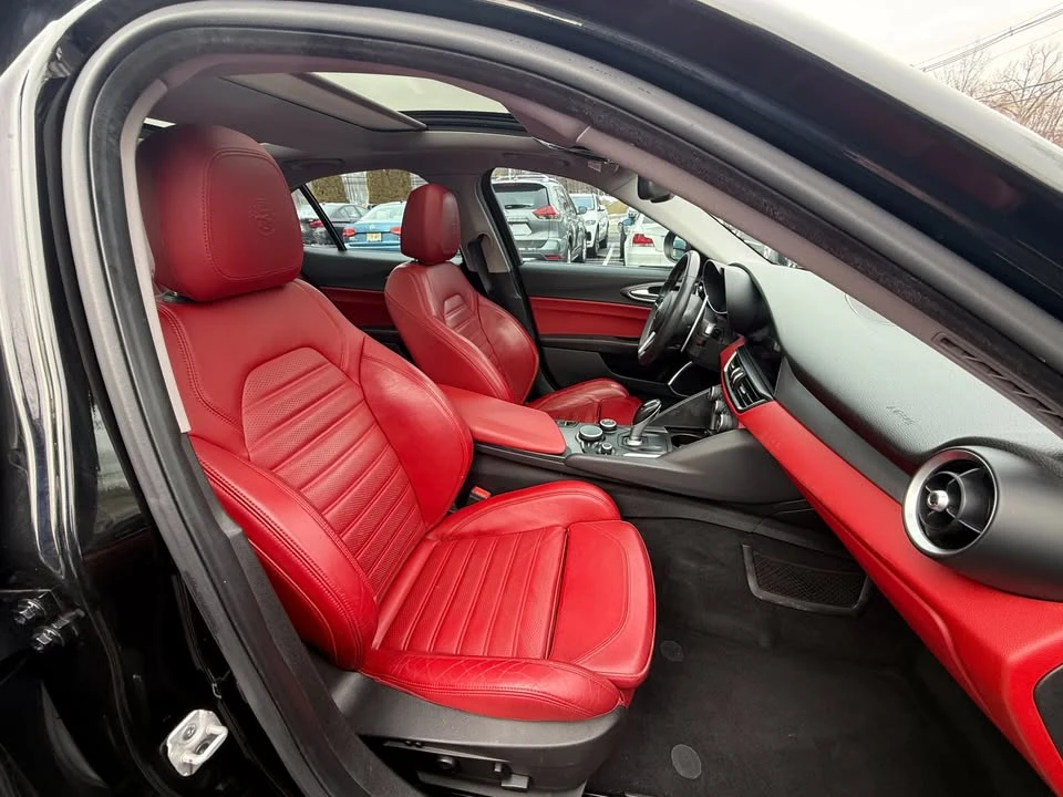 2018 Alfa Romeo Giulia - Image 9 of 20