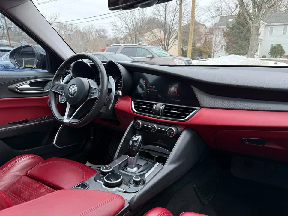2018 Alfa Romeo Giulia - Image 10 of 20