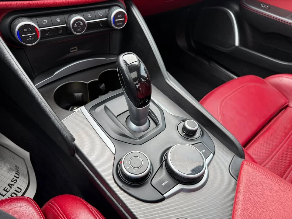 2018 Alfa Romeo Giulia - Image 16 of 20