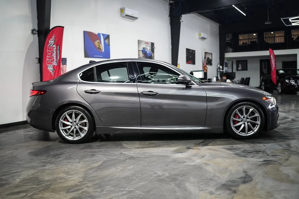 2018 Alfa Romeo Giulia - Image 6 of 18