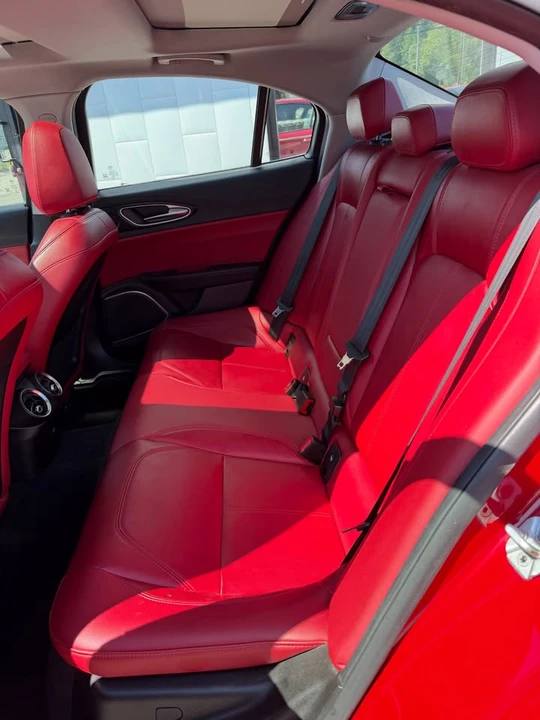 2018 Alfa Romeo Giulia - Image 11 of 15