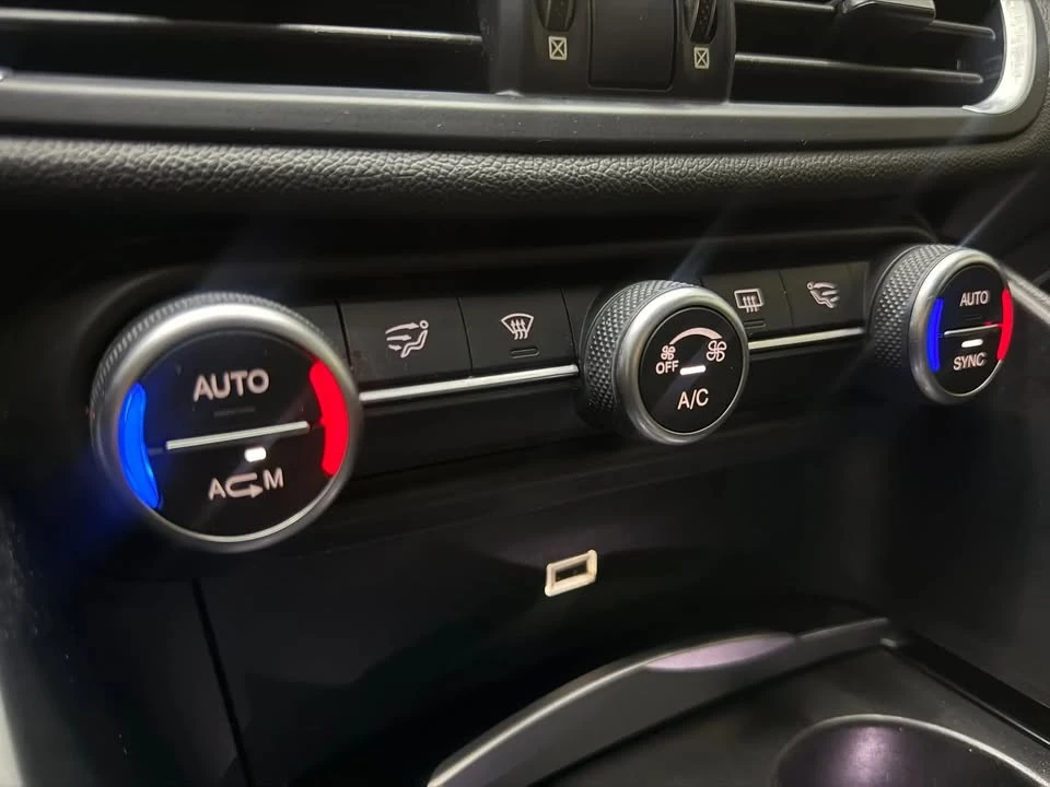 2018 Alfa Romeo Giulia - Image 20 of 20