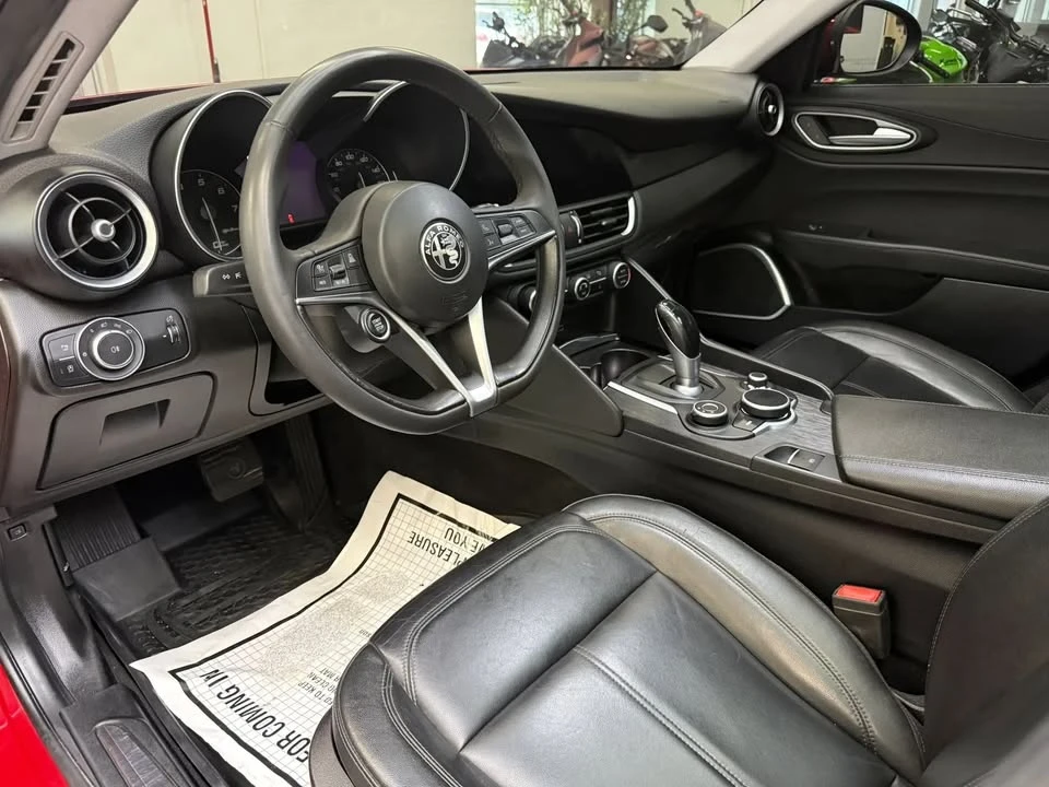 2018 Alfa Romeo Giulia - Image 10 of 20