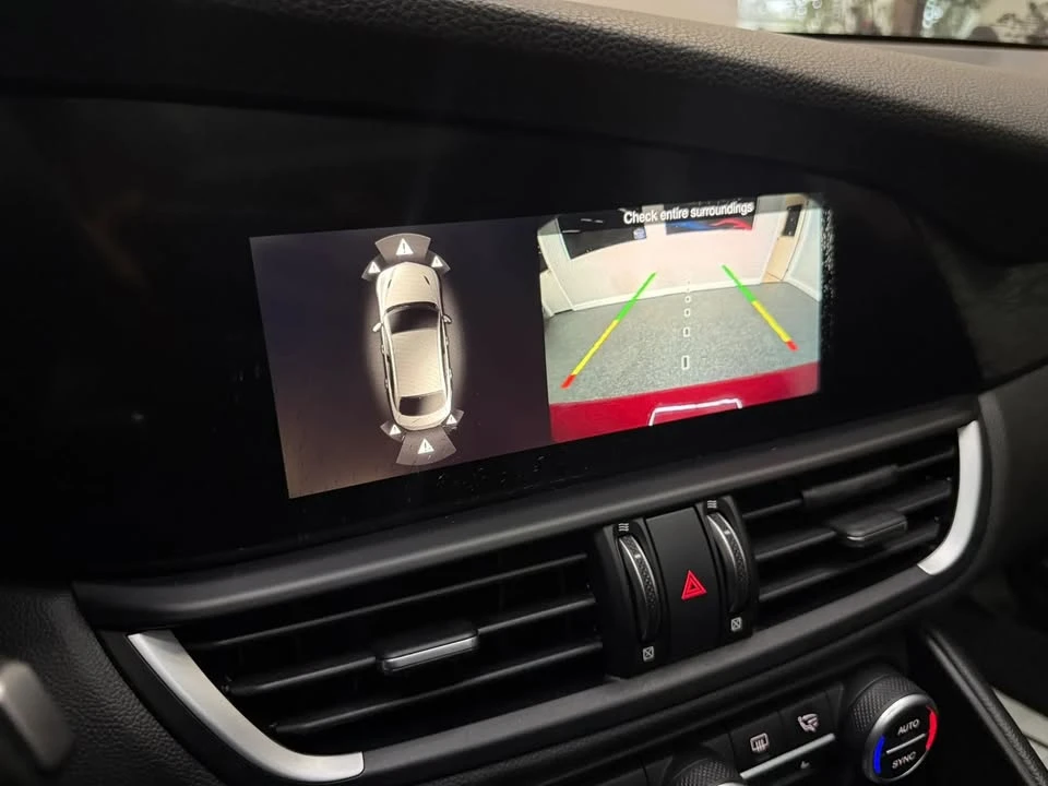 2018 Alfa Romeo Giulia - Image 19 of 20