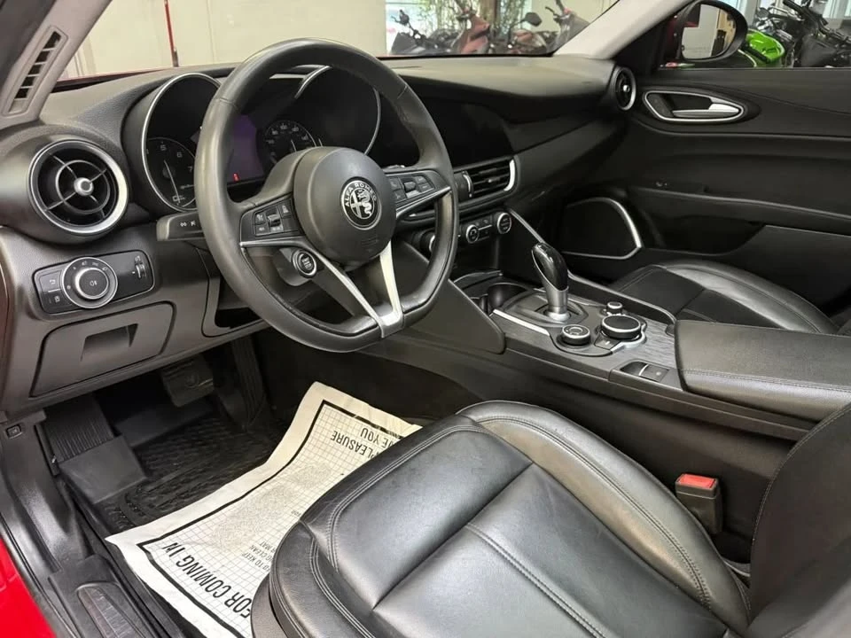 2018 Alfa Romeo Giulia - Image 8 of 19