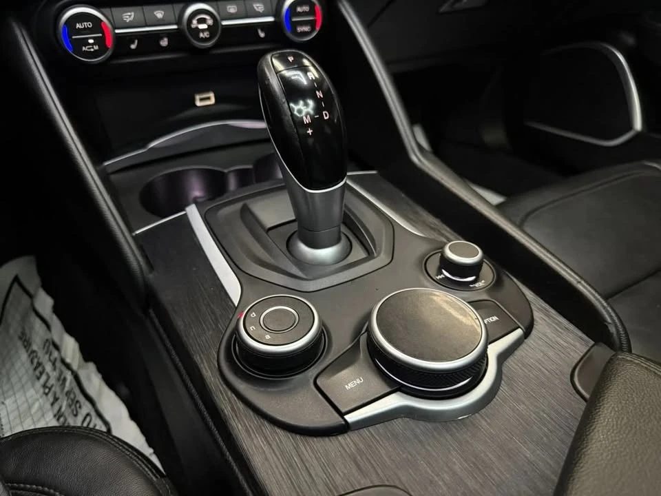 2018 Alfa Romeo Giulia - Image 18 of 19