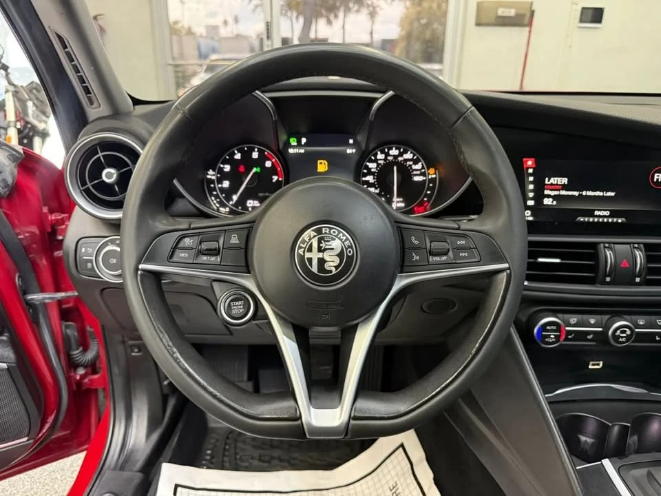 2018 Alfa Romeo Giulia - Image 14 of 19