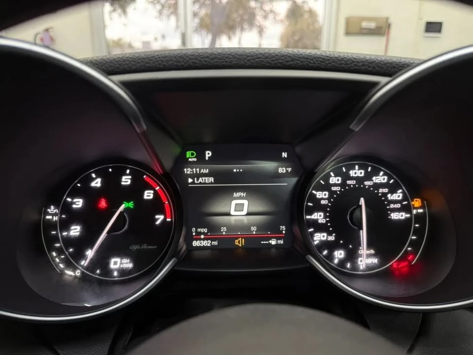 2018 Alfa Romeo Giulia - Image 15 of 19