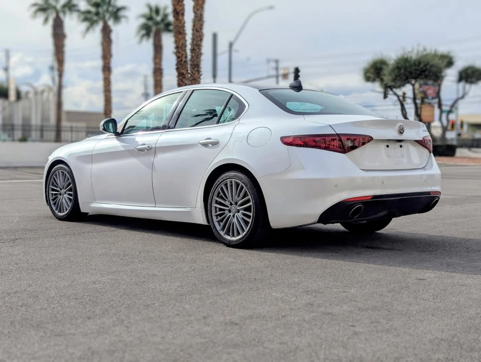 2018 Alfa Romeo Giulia - Image 4 of 10