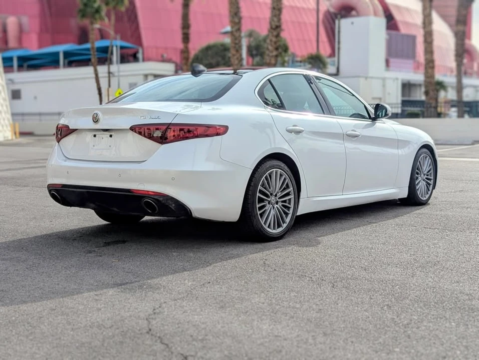 2018 Alfa Romeo Giulia - Image 3 of 10