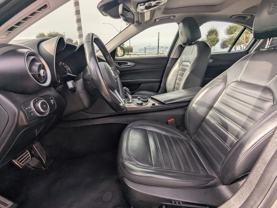 2018 Alfa Romeo Giulia - Image 8 of 10