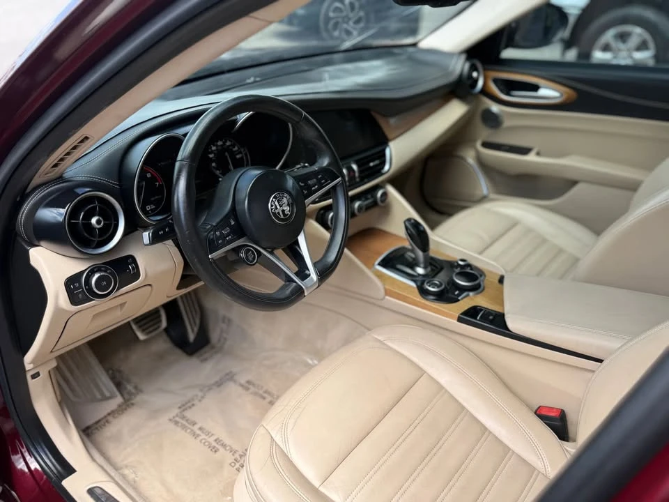 2018 Alfa Romeo Giulia - Image 9 of 20