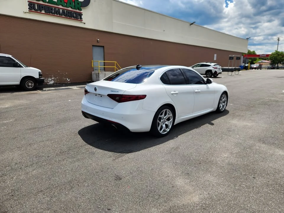 2018 Alfa Romeo Giulia - Image 5 of 16
