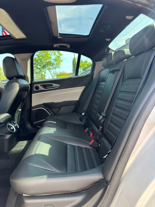 2018 Alfa Romeo Giulia - Image 20 of 20