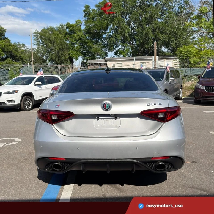 2018 Alfa Romeo Giulia - Image 5 of 18