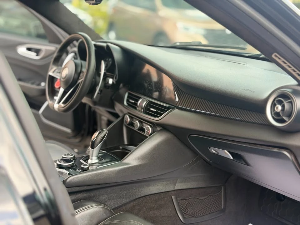 2018 Alfa Romeo Giulia - Image 6 of 7