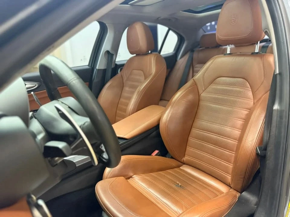 2018 Alfa Romeo Giulia - Image 7 of 16