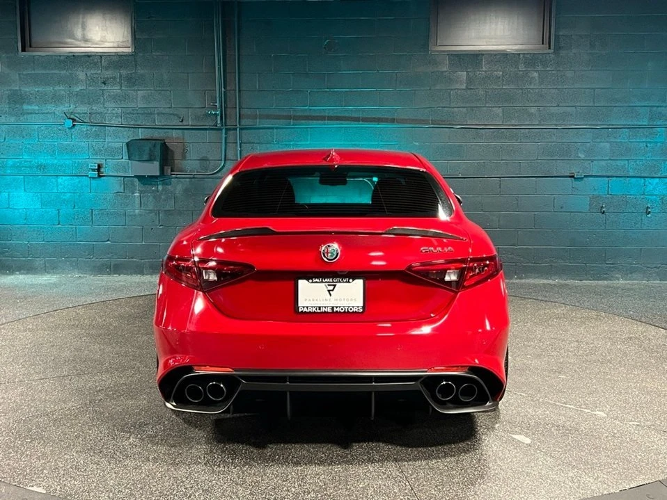 2018 Alfa Romeo Giulia - Image 15 of 20