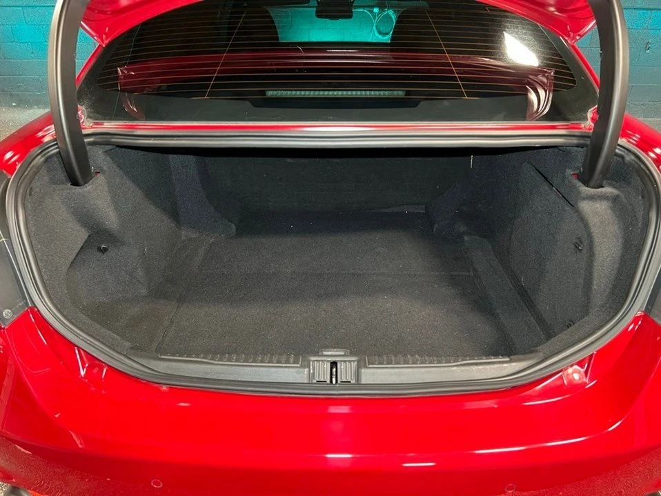 2018 Alfa Romeo Giulia - Image 16 of 20