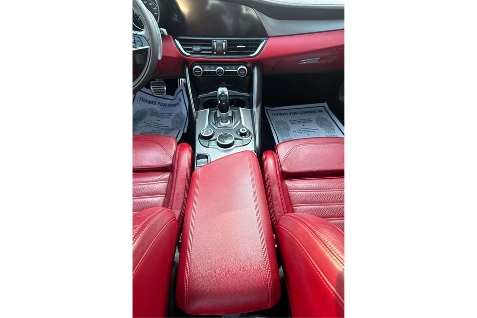 2018 Alfa Romeo Giulia - Image 14 of 20