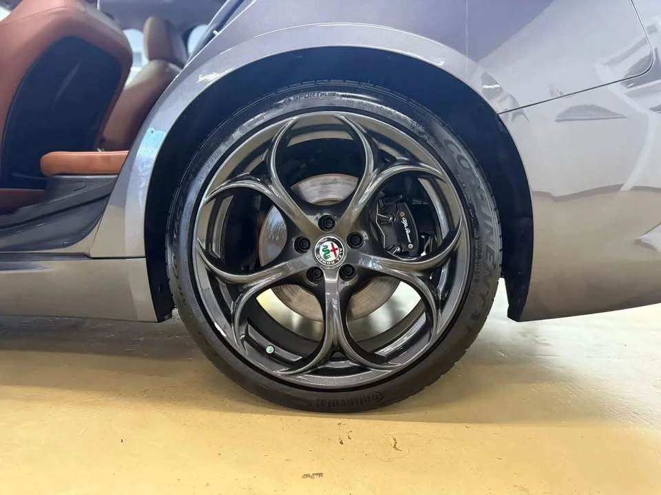 2018 Alfa Romeo Giulia - Image 16 of 16