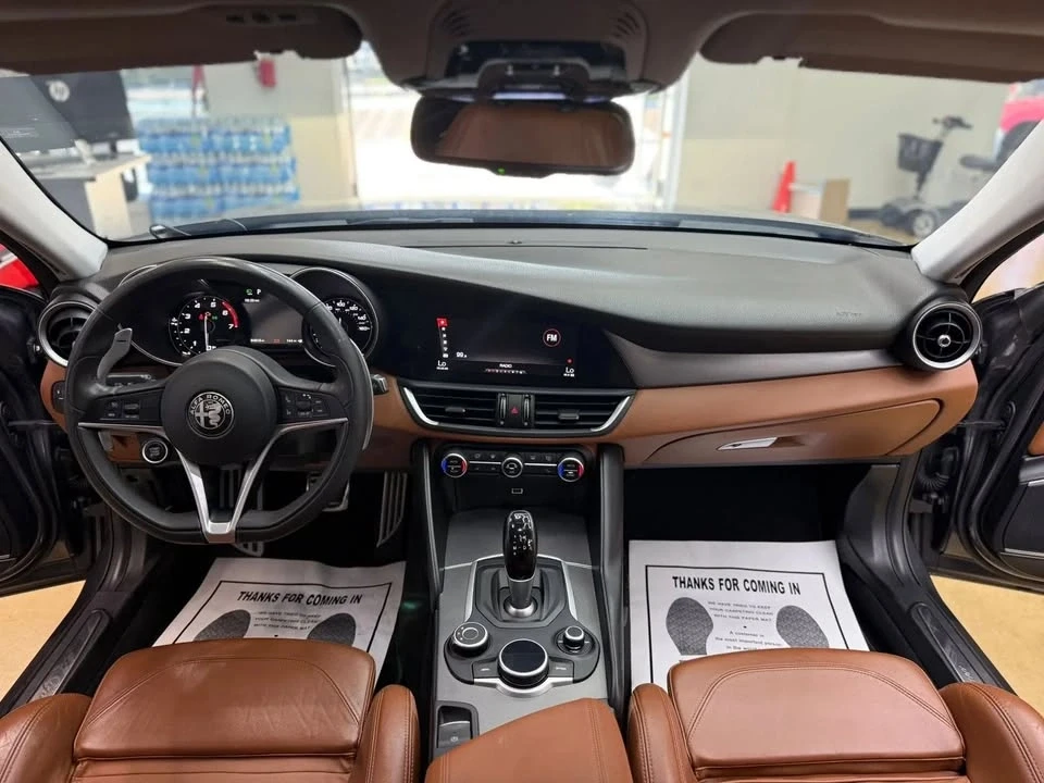 2018 Alfa Romeo Giulia - Image 13 of 16