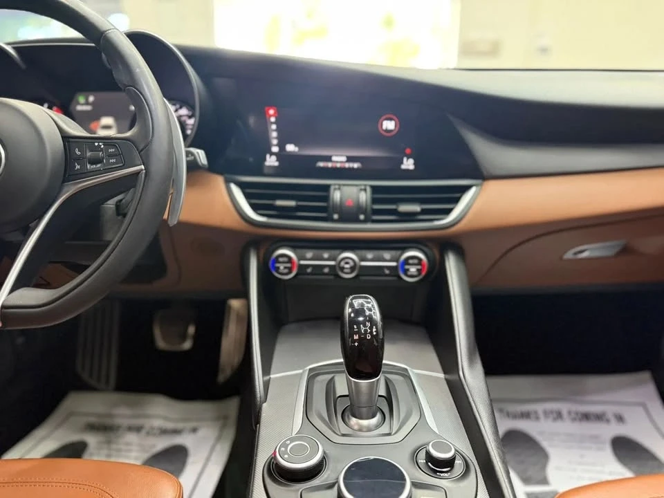 2018 Alfa Romeo Giulia - Image 14 of 16