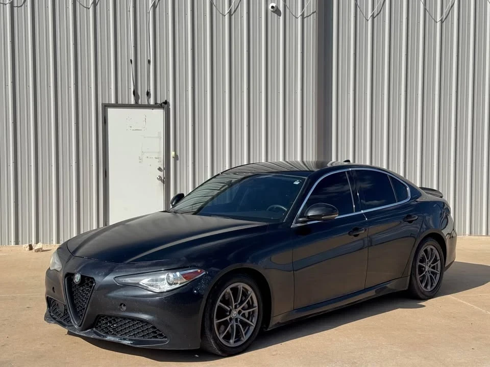 2018 Alfa Romeo Giulia - Image 5 of 15
