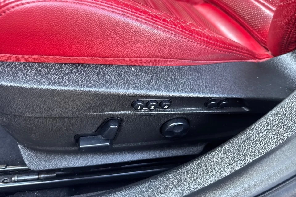 2018 Alfa Romeo Giulia - Image 18 of 20