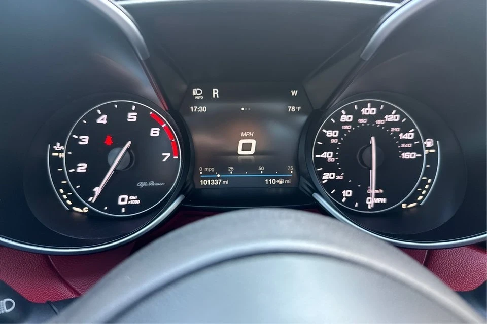 2018 Alfa Romeo Giulia - Image 16 of 20