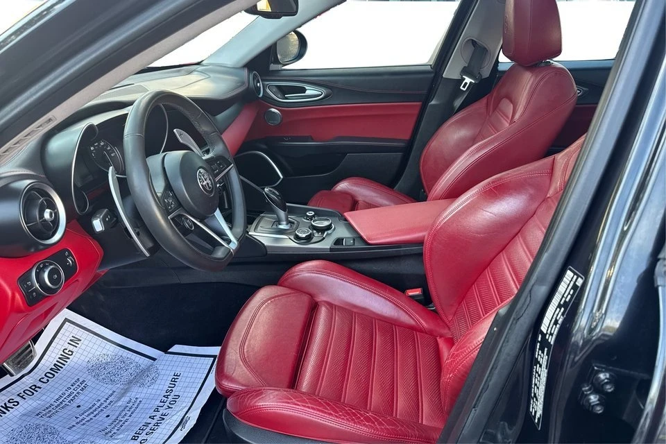 2018 Alfa Romeo Giulia - Image 9 of 20