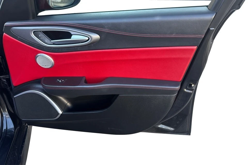 2018 Alfa Romeo Giulia - Image 20 of 20