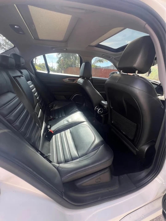 2018 Alfa Romeo Giulia - Image 6 of 9